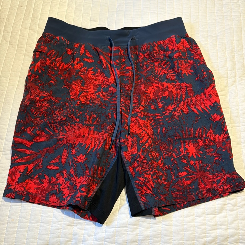 Lululemon- The Short 9 No Liner